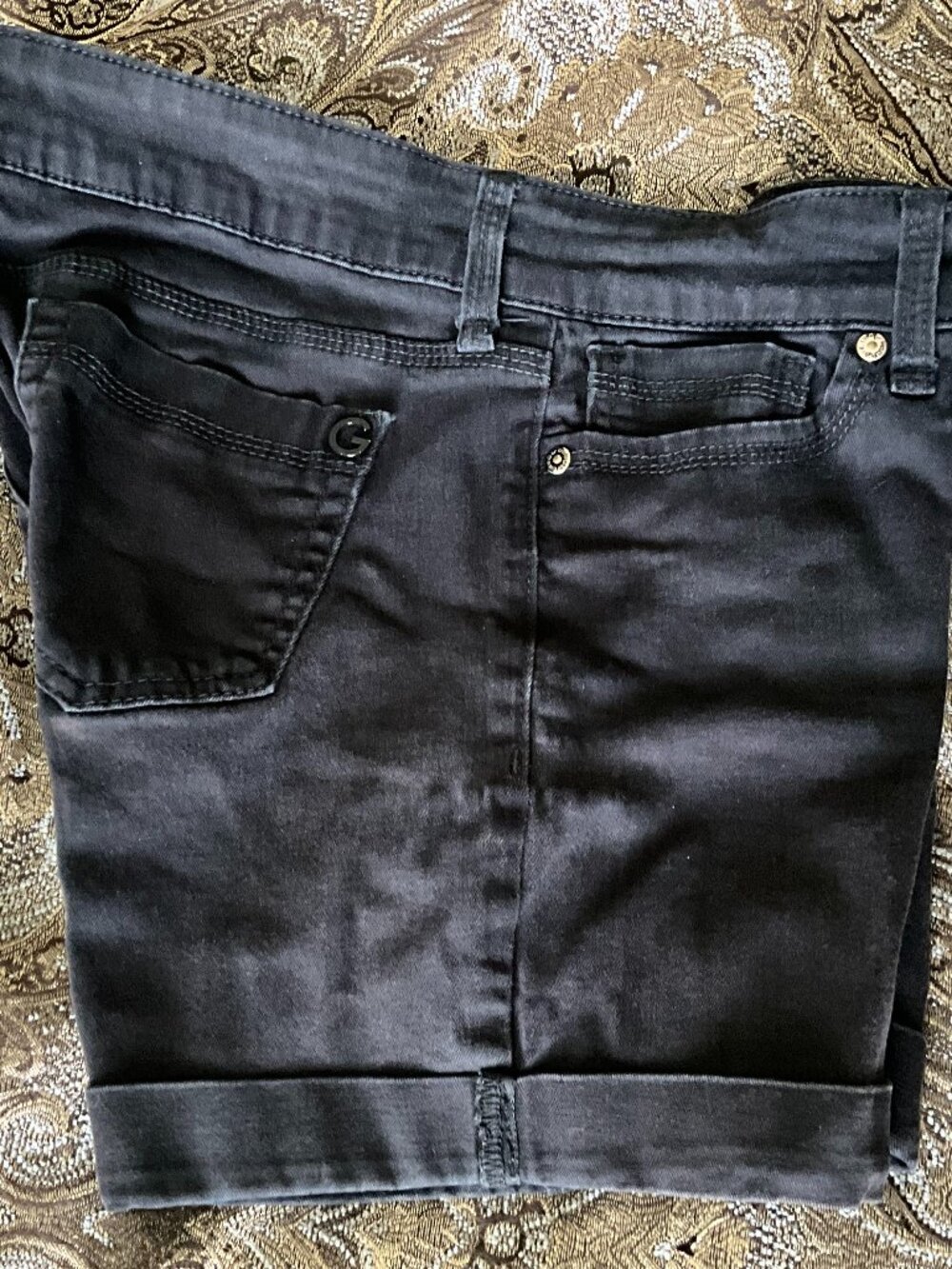 GUESS Women's Black Shorts – Size 30 – 5" Inseam